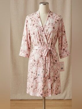 Light Pink Bridal-Print Tie-Waist Robe